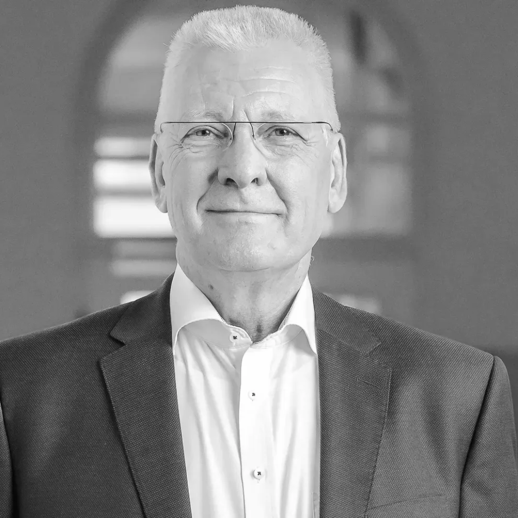 Prof H-J Hennes-sw